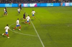 雷速体育官网首页-精英对决引人注目，足球比赛精采纷呈