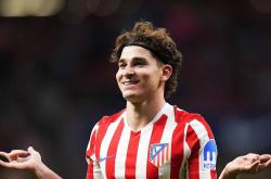 雷速体育比分官网直播-巴西完胜拜仁，阿尔瓦雷斯点燃赛场