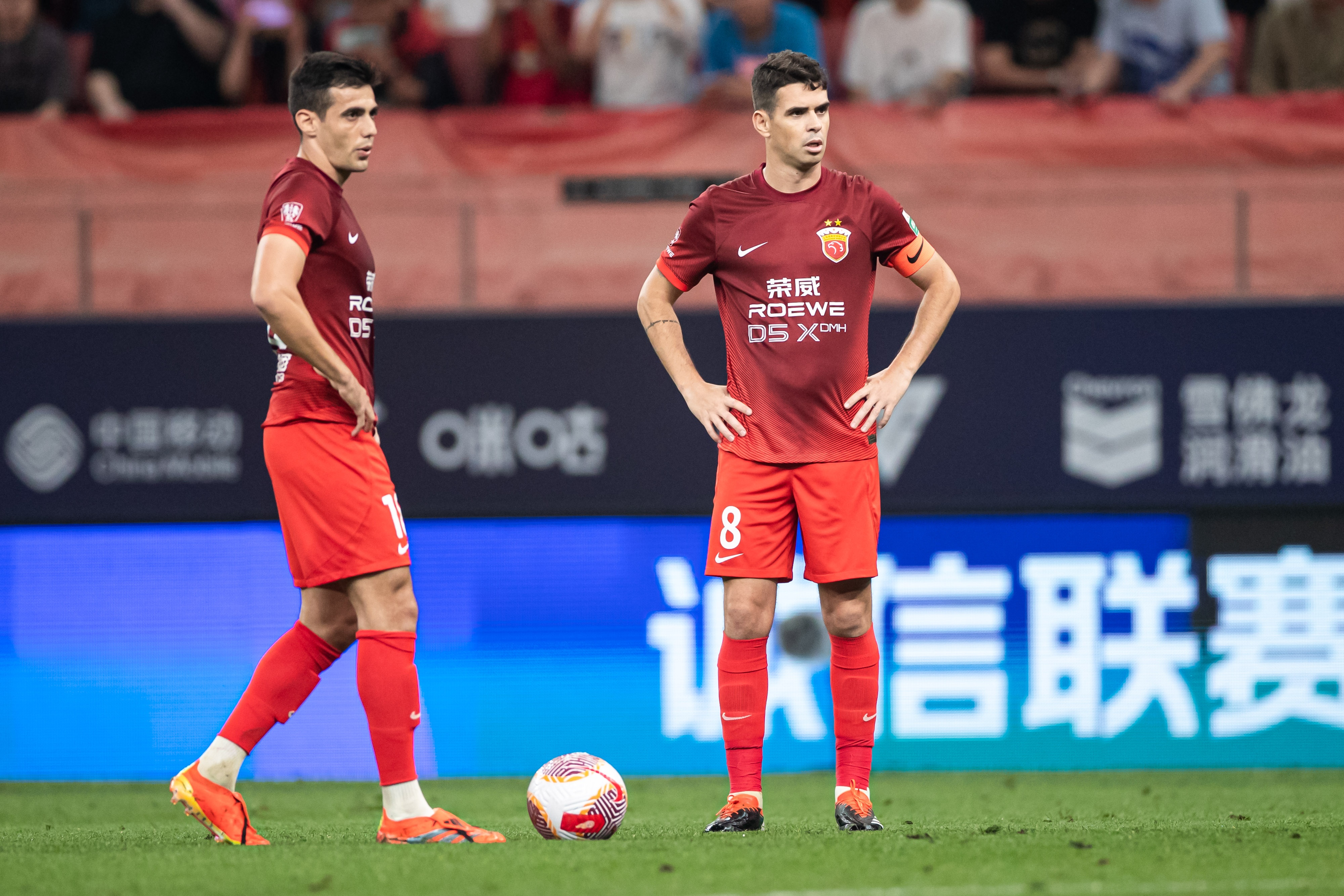 欧洲国家杯比赛热火朝天,观众热情支持的简单介绍 欧洲国家杯比赛热火朝天,观众热情支持的简单介绍