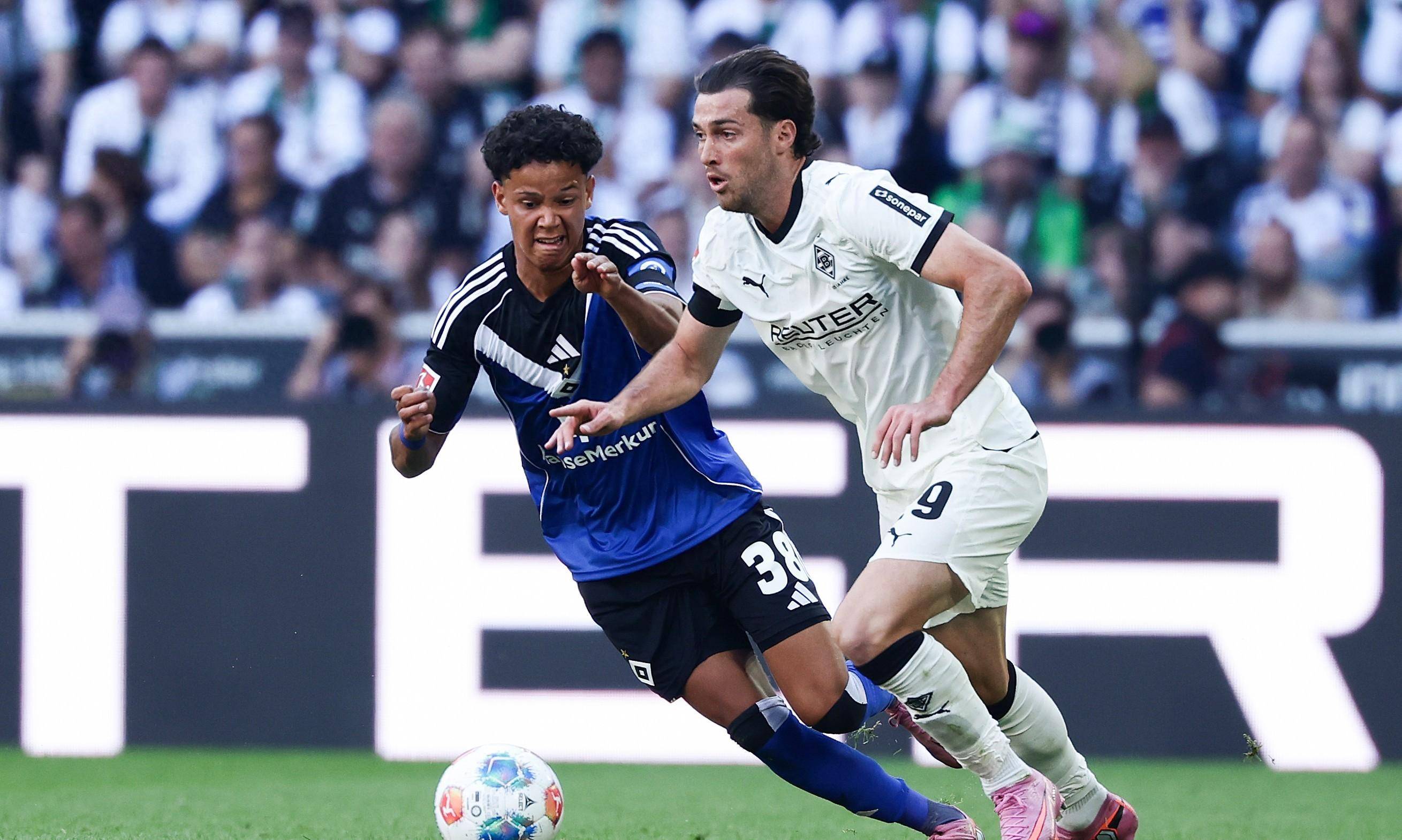 意甲球队迎来胜利之夜！全队欢聚一堂