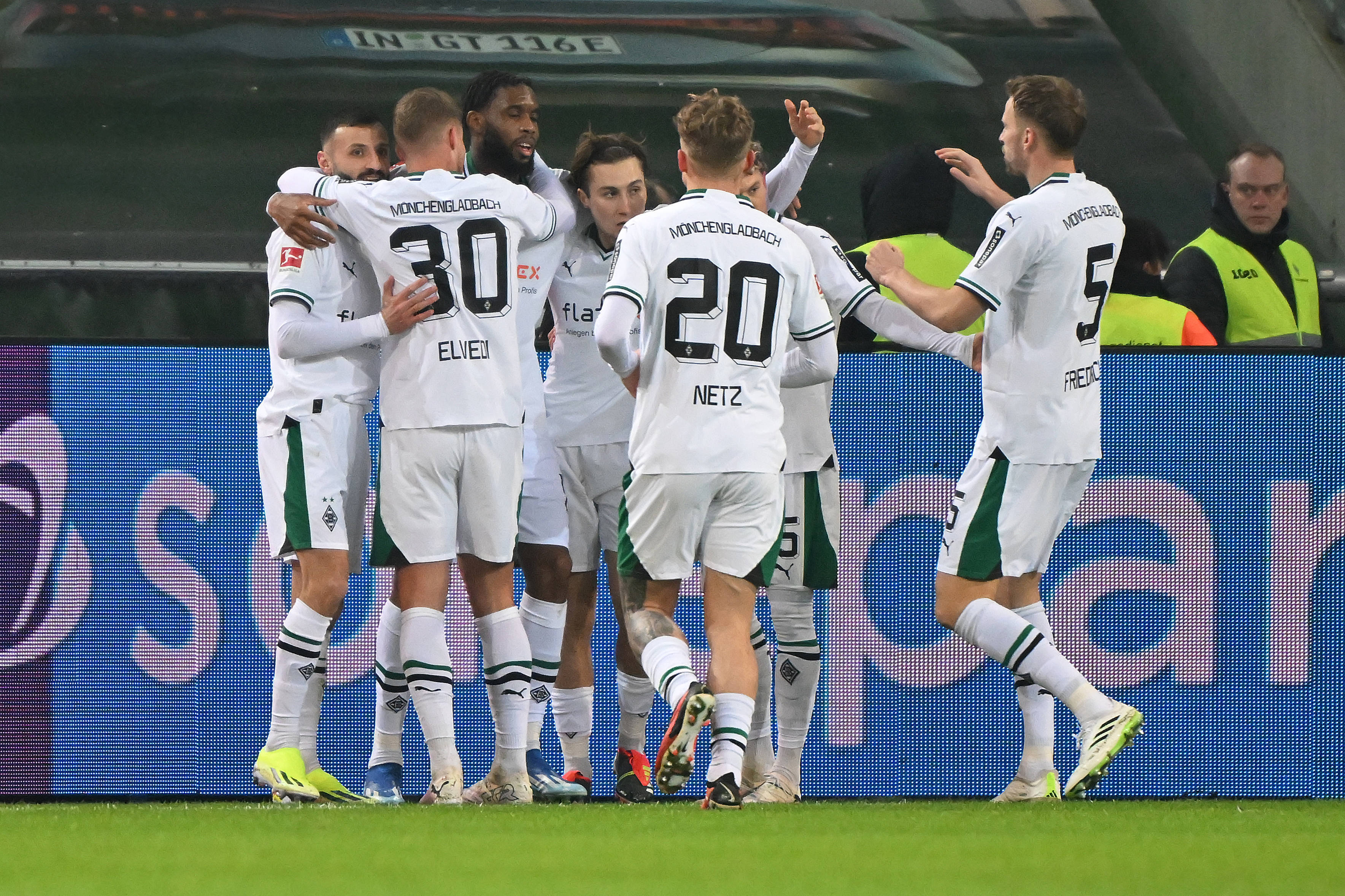 包含法兰克福对战门兴格拉德巴赫的预期的词条