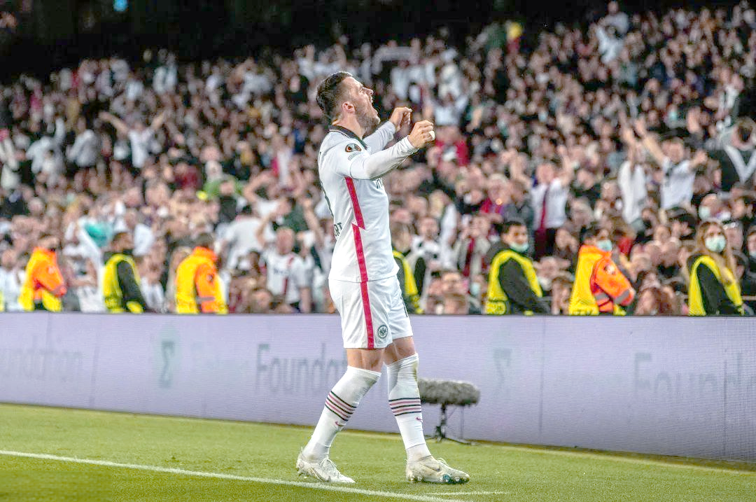 关于法兰克福队主场失利，遭遇3连败的信息