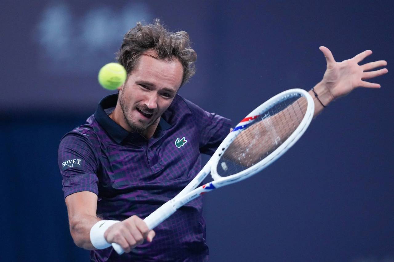 包含法国网球队鏖战美国网球队,梅德韦杰夫关键制胜的词条 包含法国网球队鏖战美国网球队,梅德韦杰夫关键制胜的词条