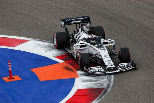 红牛车队翻盘红牛二队,阿隆索带队取胜 红牛车队翻盘红牛二队,阿隆索带队取胜