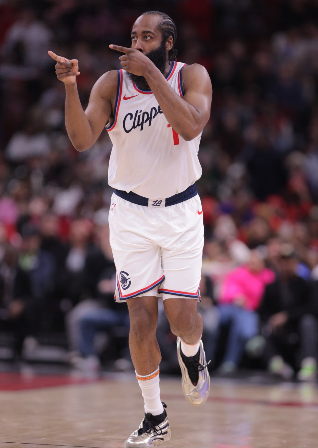 步行者轻取公牛,哈登统治全场 步行者轻取公牛,哈登统治全场